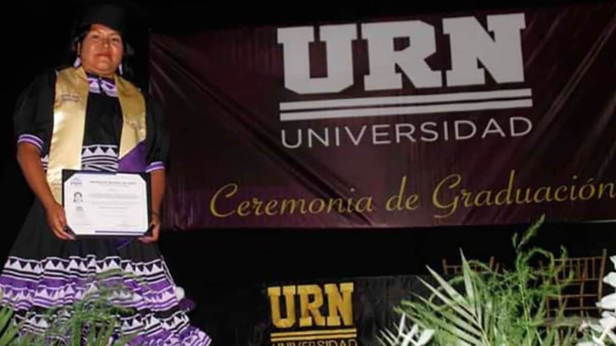 ¡Sí se pudo! Mujer rarámuri se gradúa como abogada en Chihuahua