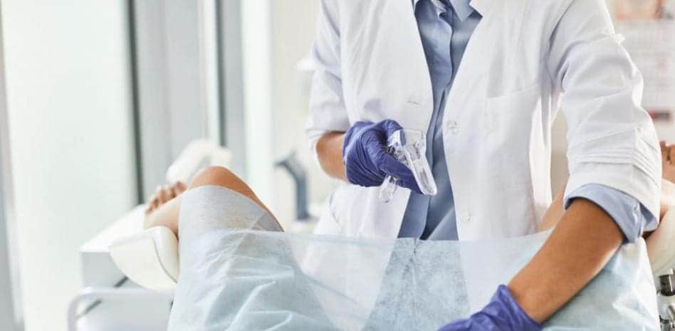 Hospital pagará 165 millones de dólares en indemnización a víctimas de abuso por un ginecólogo