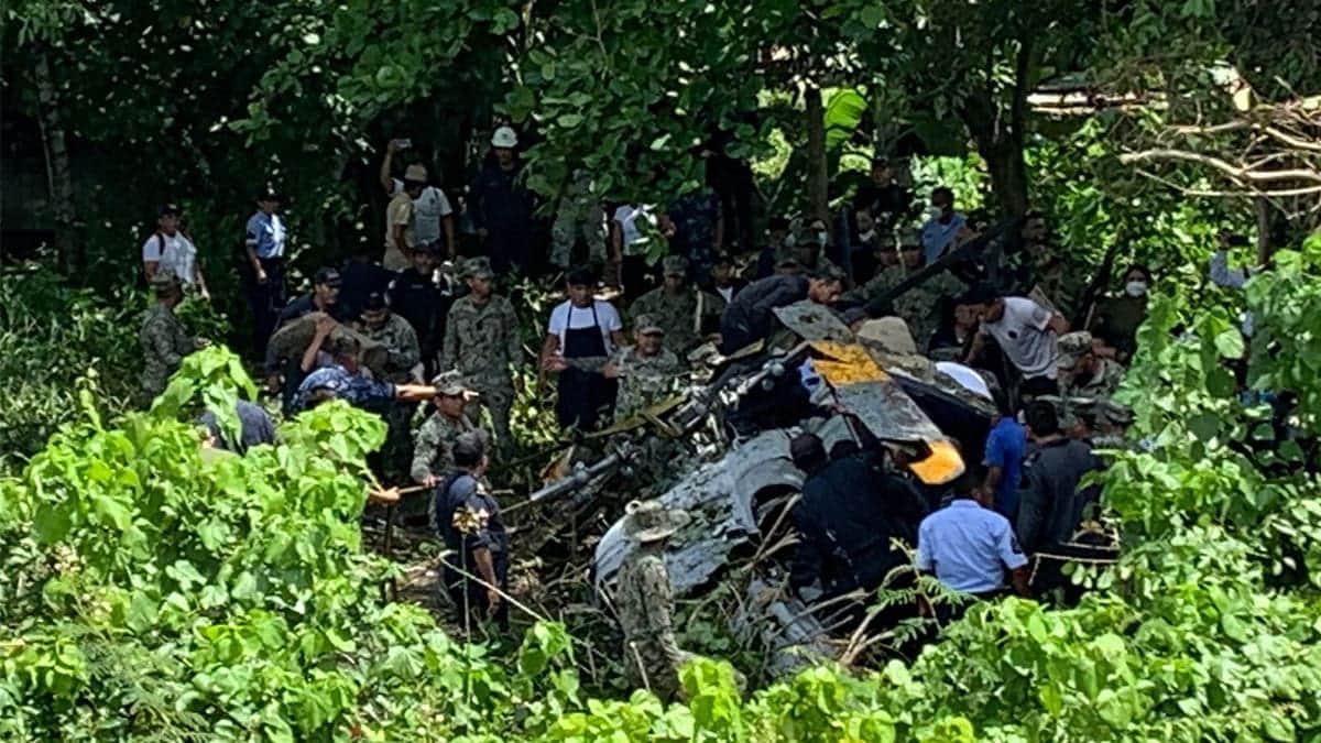 ÚLTIMO MOMENTO: Se desploma helicóptero de la Marina en Tabasco (Video)