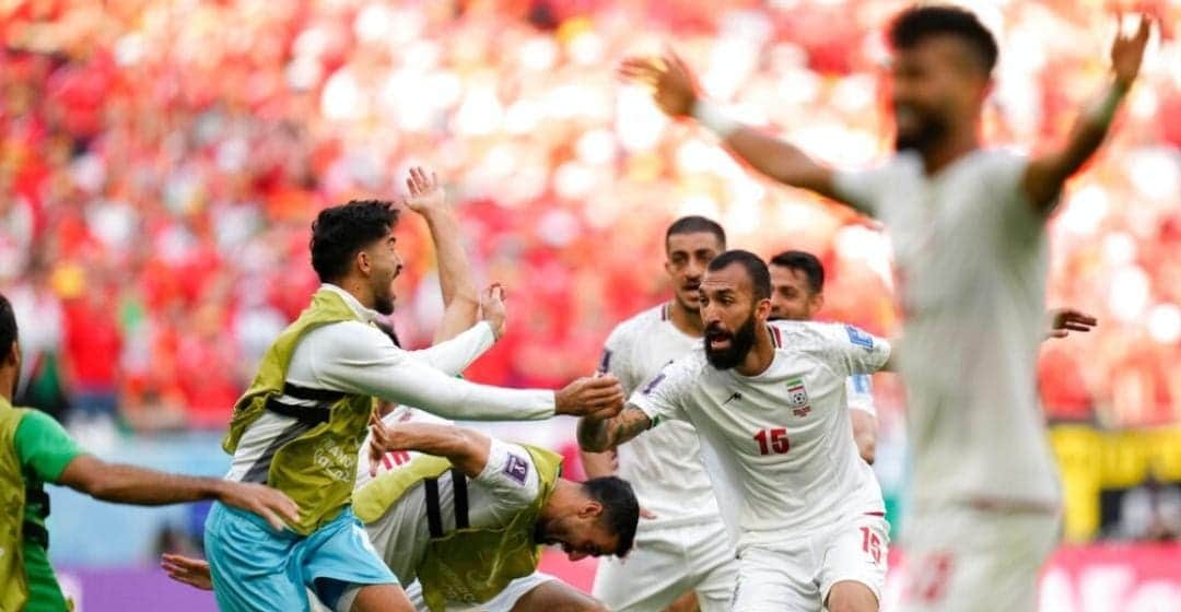 Senegal venció al anfitrión Qatar, e Irán a Gales; además hubo dos empates