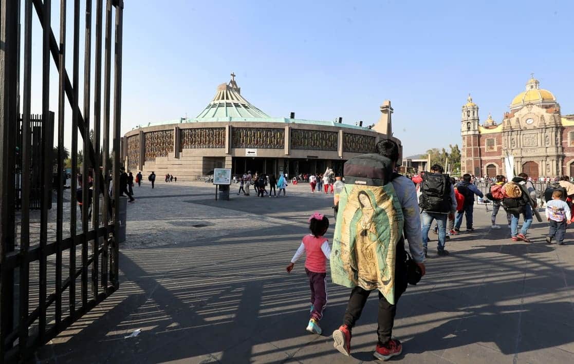 Niño peregrino fallece en Veracruz tras sacar la cabeza por la ventanilla y golpearse con un poste