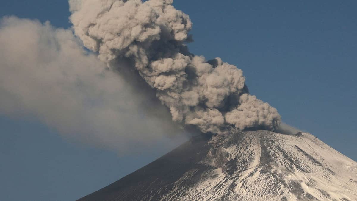 Sube nivel de alerta por actividad del volcán Popocatépetl