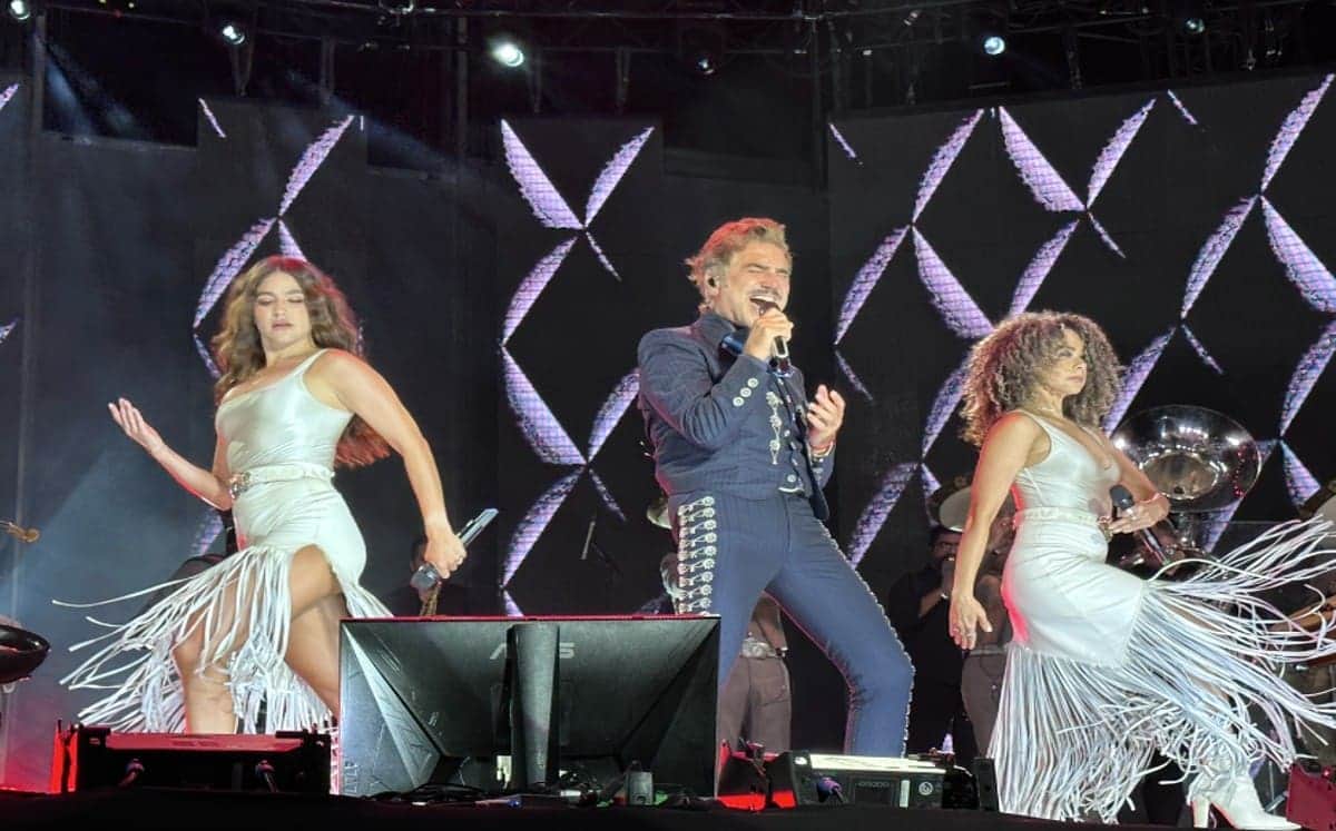VIDEO: Así fue el concierto de Alejandro Fernández en Mayakoba