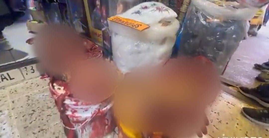 VIDEO: Califican de "macabra" decoración de Halloween que simula descuartizados en el Mercado de Sonora, CDMX