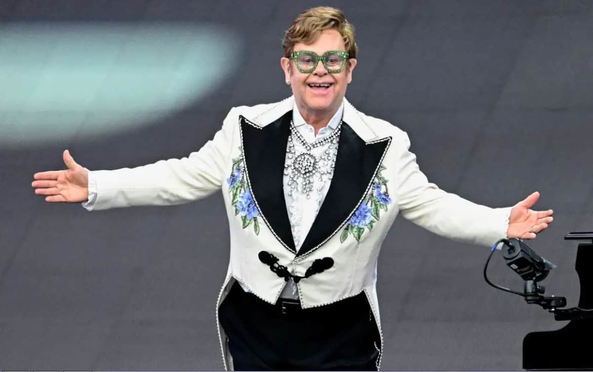 Elton John se convierte en un artista EGOT al ganar su primer Emmy