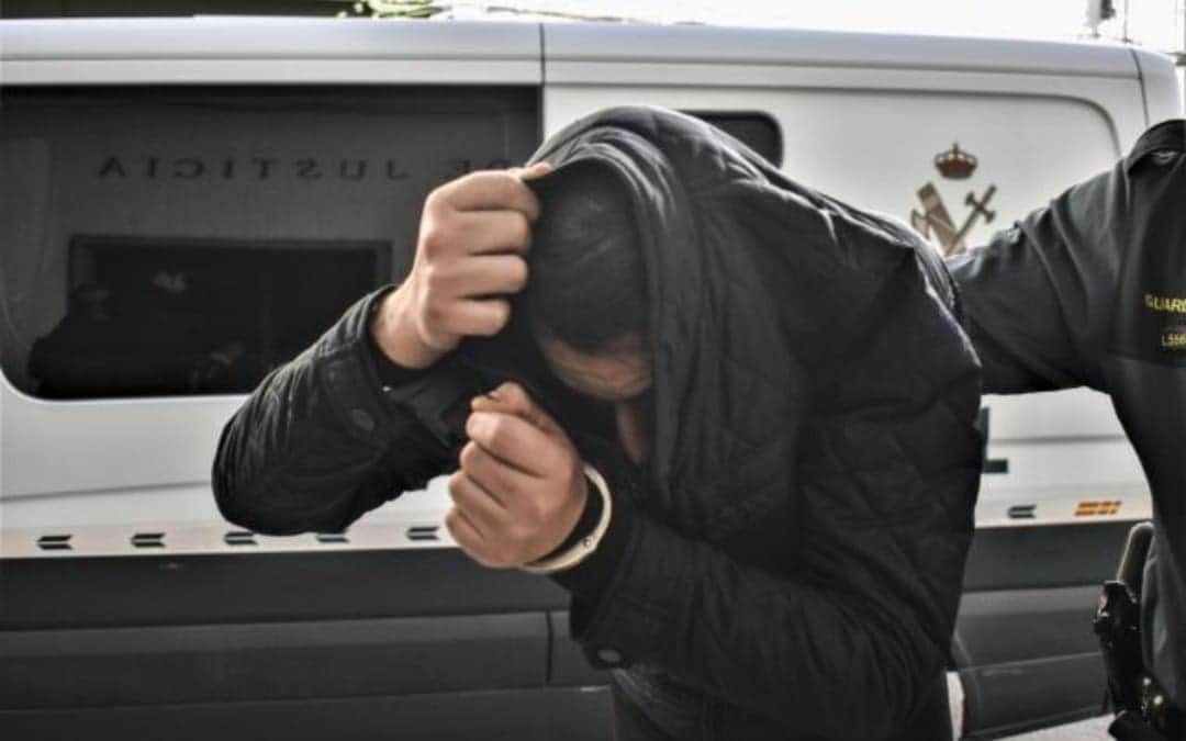 Detenidos un sacerdote y su pareja por traficar viagra