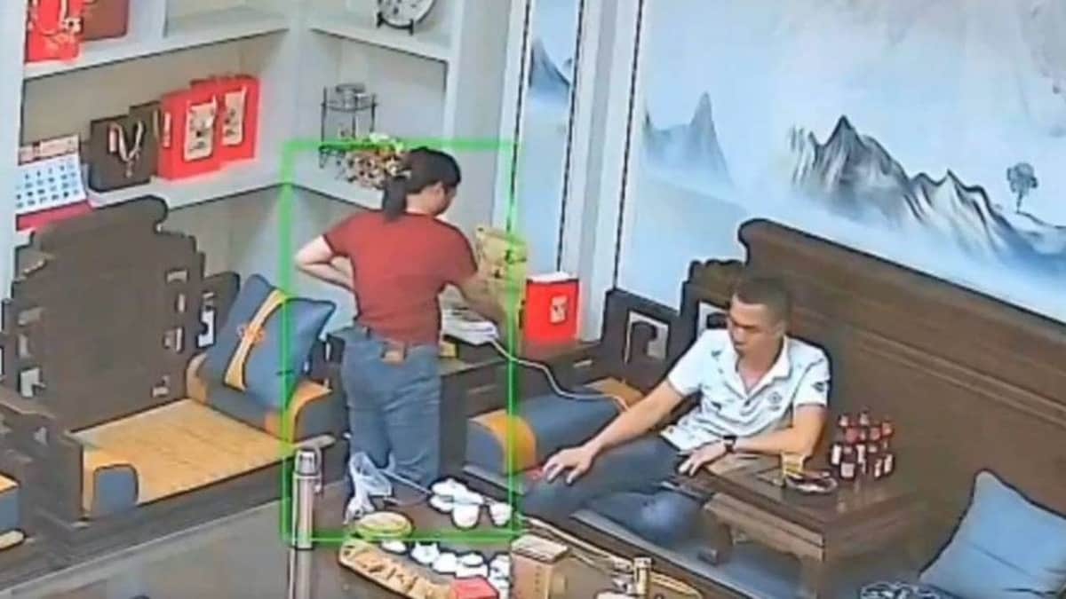 VIDEO: Mujer le vacía agua hirviendo a su pareja por una discusión