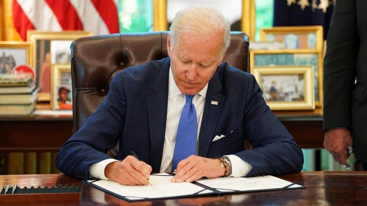 Joe Biden firma el proyecto de ley para prohibir TikTok en Estados Unidos