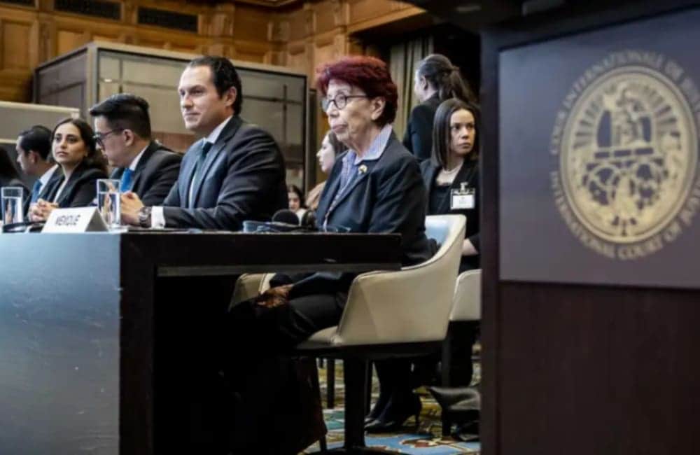 Gobierno de AMLO advierte que Ecuador "cruza líneas que no se deben cruzar"