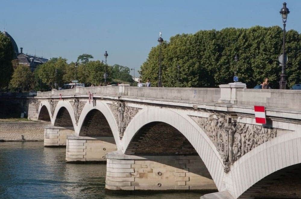 Hallan cadáver desmembrado en París