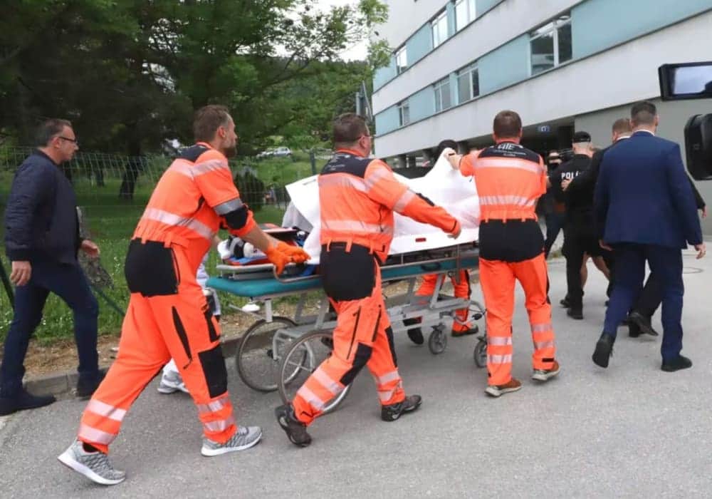 Balearon al primer ministro de Eslovaquia, está en condición crítica