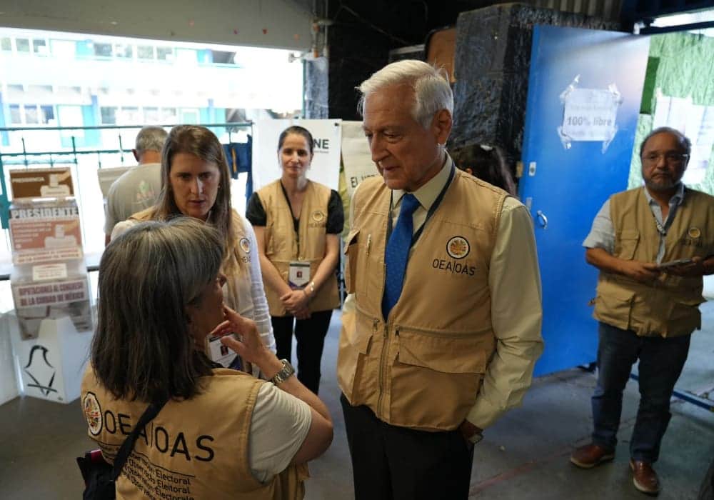 Misión electoral de la OEA dice que los comicios en México se desarrollan con "algunas situaciones anormales"