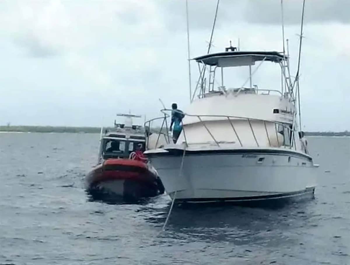 Impacta rayo a un yate con 13 turistas a bordo, en Cozumel