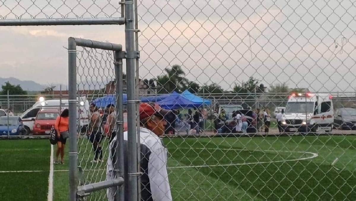 Rayo cae durante partido de futbol en Morelos; 4 jugadores y árbitro resultan lesionados