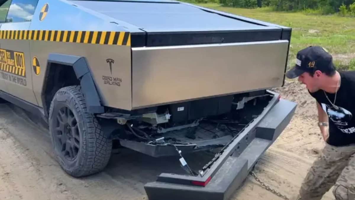 Youtuber se decepciona de la Cybertruck al no pasar por sus pruebas extremas