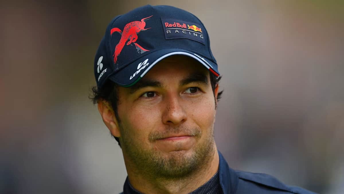 Bicampeón de Fórmula 1 culpa a Checo Pérez de los malos resultados de Red Bull