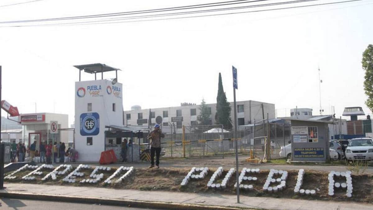 Video: Reos golpean a su compañero por presuntamente no pagar piso en Puebla