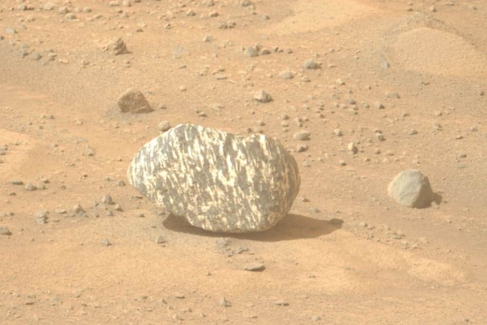 NASA halla una "roca cebra" en Marte