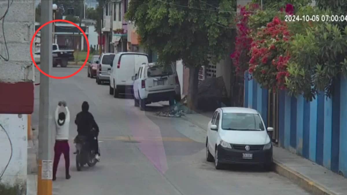 Video: Policías del Edomex son testigos de un asalto, lo ignoran y siguen su camino