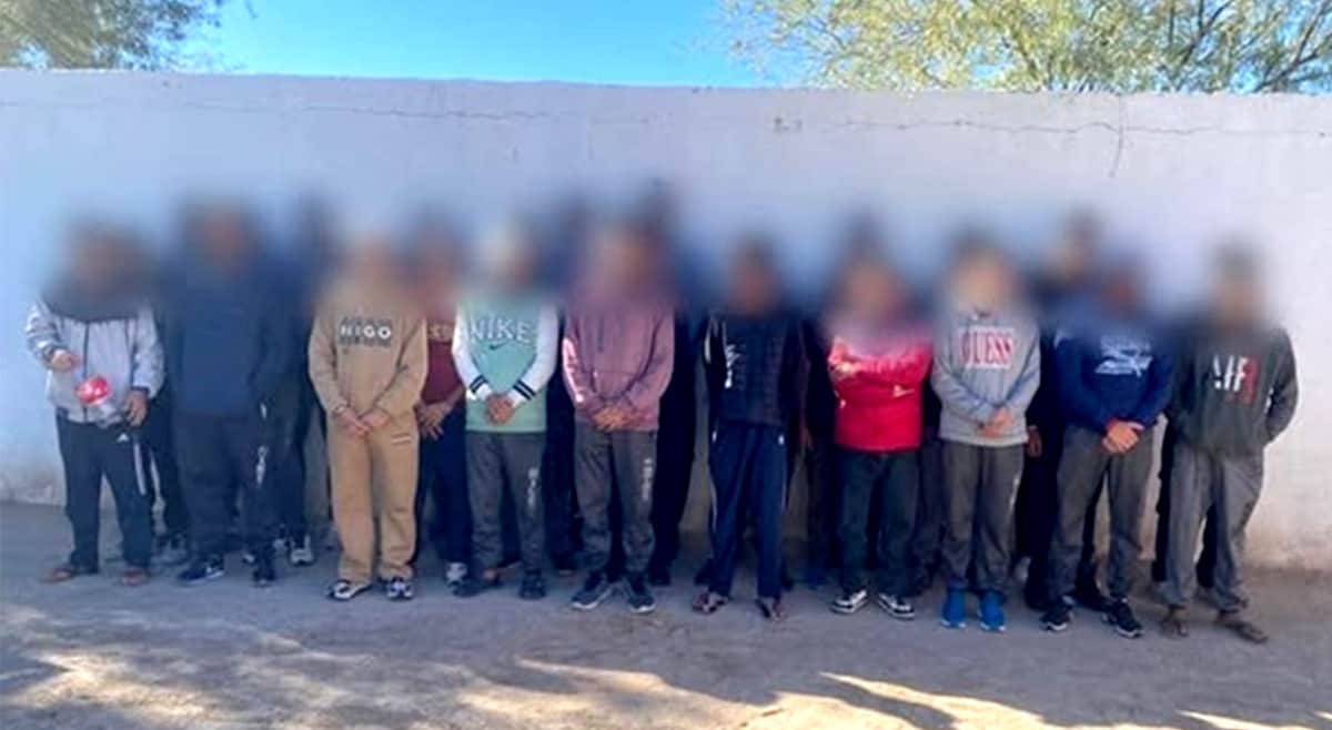Rescatan a 36 migrantes y detienen a tres "polleros" en frontera de Sonora