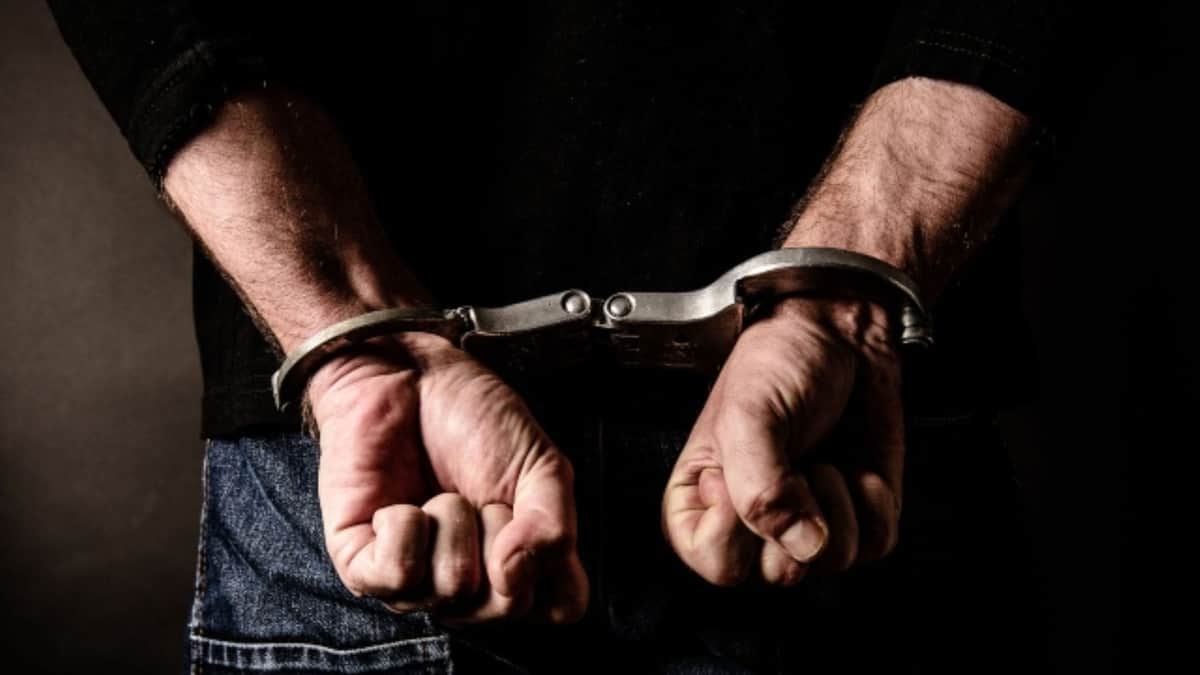 Detienen a ladrón que huía de la policía; se cansó después de correr cuatro cuadras en la CDMX