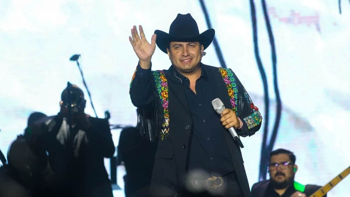 Julión Álvarez pospone concierto en Estados Unidos tras cancelación de su visa