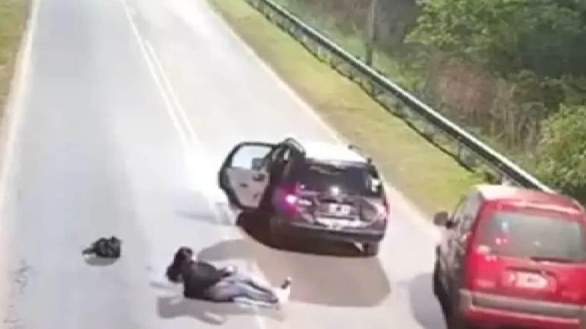 Video: Mujer salta de auto en movimiento en Buenos Aires, Argentina; chofer de Uber se desvió del camino