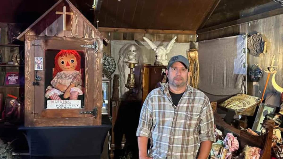Muere investigador paranormal durante gira con la muñeca Annabelle en Estados Unidos