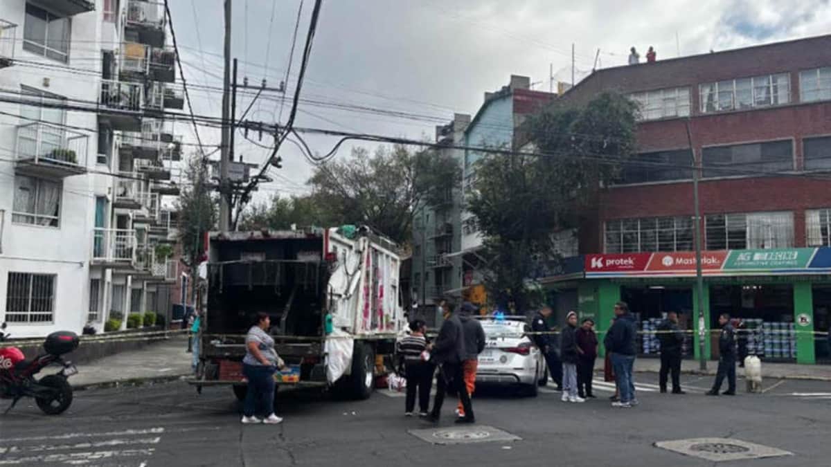 Adulta mayor pierde la vida tras ser atropellada por camión de basura en la alcaldía Cuauhtémoc, CDMX