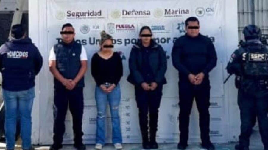 Detienen a tres policías de Puebla acusados de asesinar a dos oficiales y tener vínculos con "La Barredora"