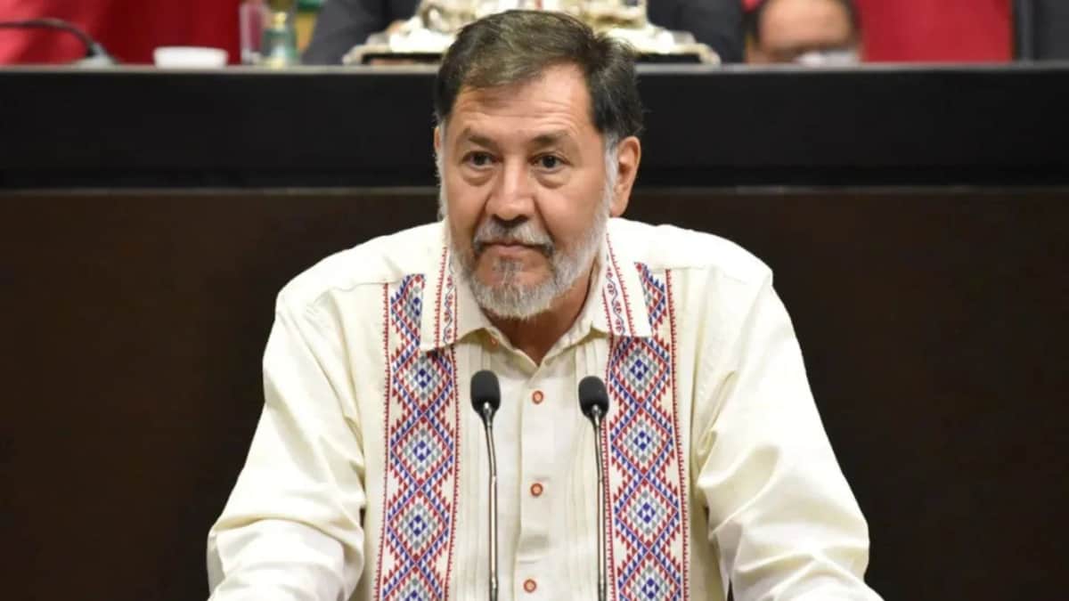 Fernández Noroña presume donativo a Cuba, pero le devuelven la transferencia en segundos