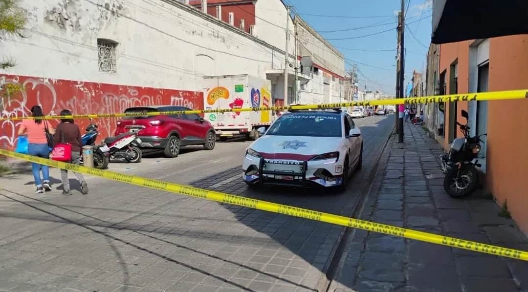 Policías de Puebla ofrecen acompañamiento bancario a ciudadanos
