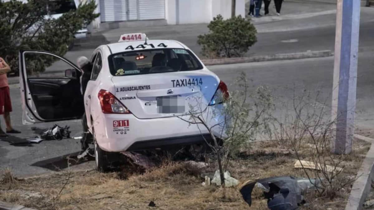Taxista se lanza de su auto para evitar asalto en Aguascalientes