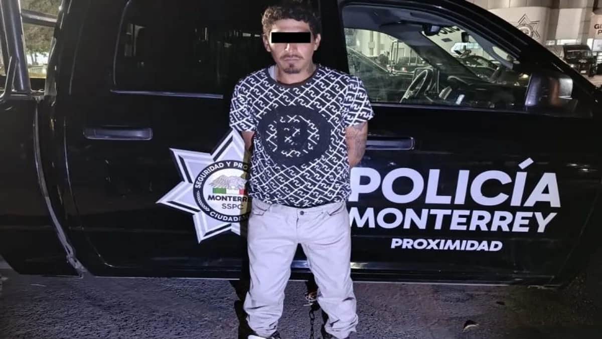 Sujeto drogado golpea a su madre en Monterrey, Nuevo León
