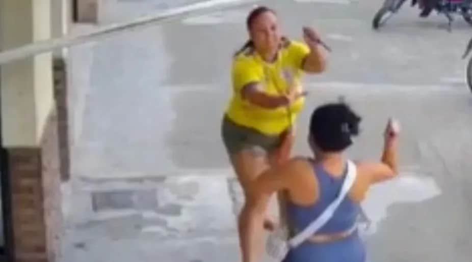 Video: Pelea a cuchillo entre dos mujeres deja una muerta en Colombia