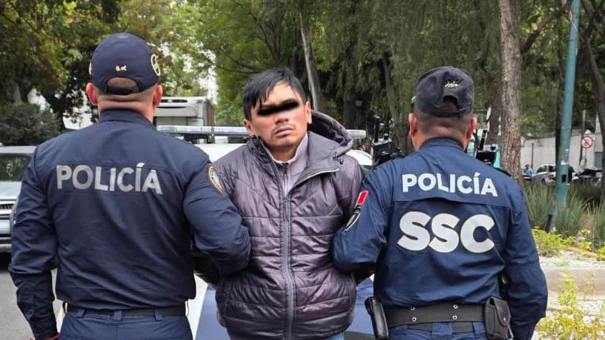 Conductor se baja a ayudar a personas con la llanta ponchada y lo secuestran en CDMX