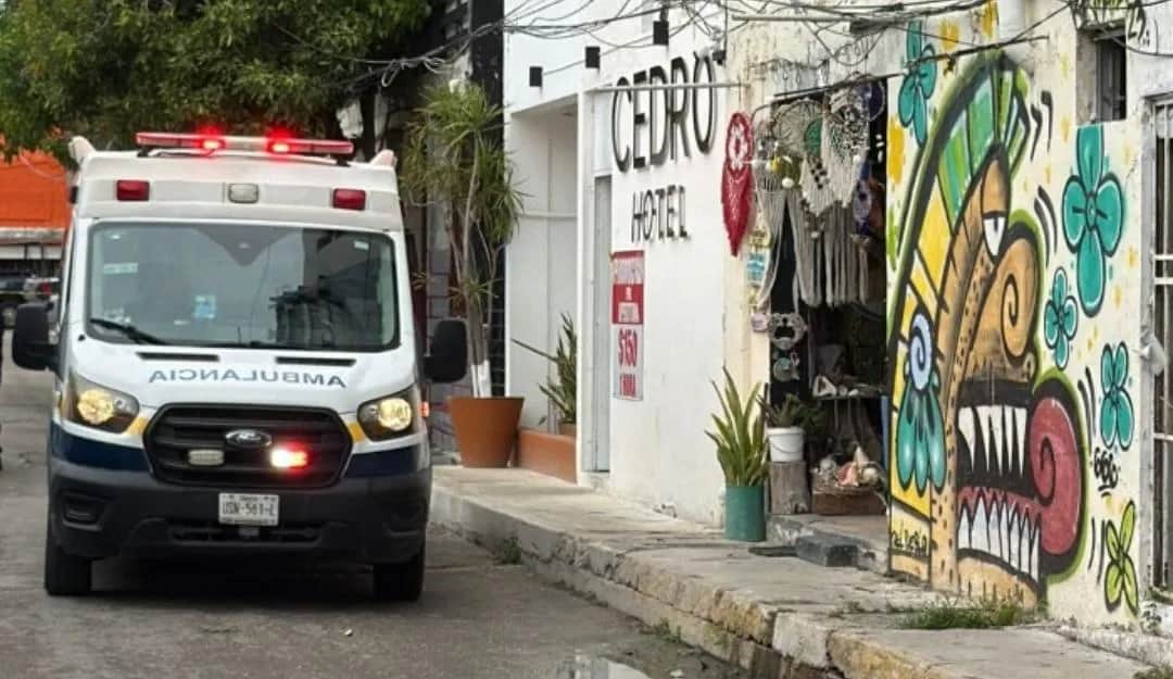Encuentran a hombre degollado en hotel del centro de Cancún
