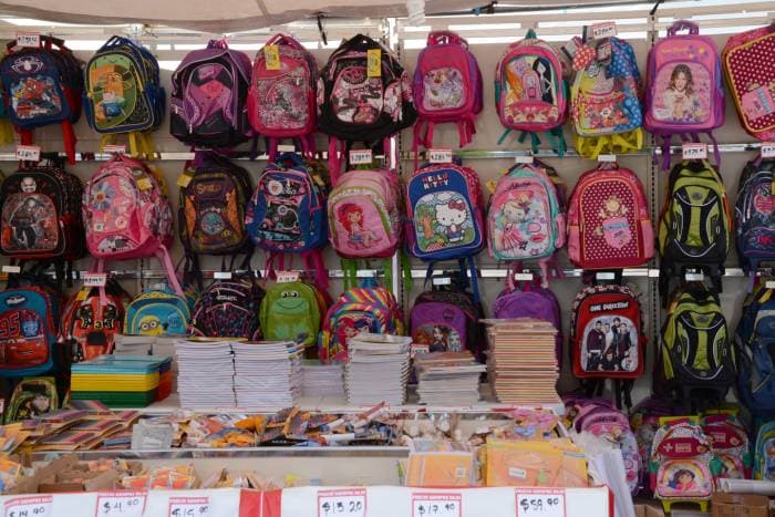 Papelerías de Cancún, 'ansiosas' por el regreso a clases