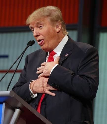 Competidores atacan a Donald Trump por misógino