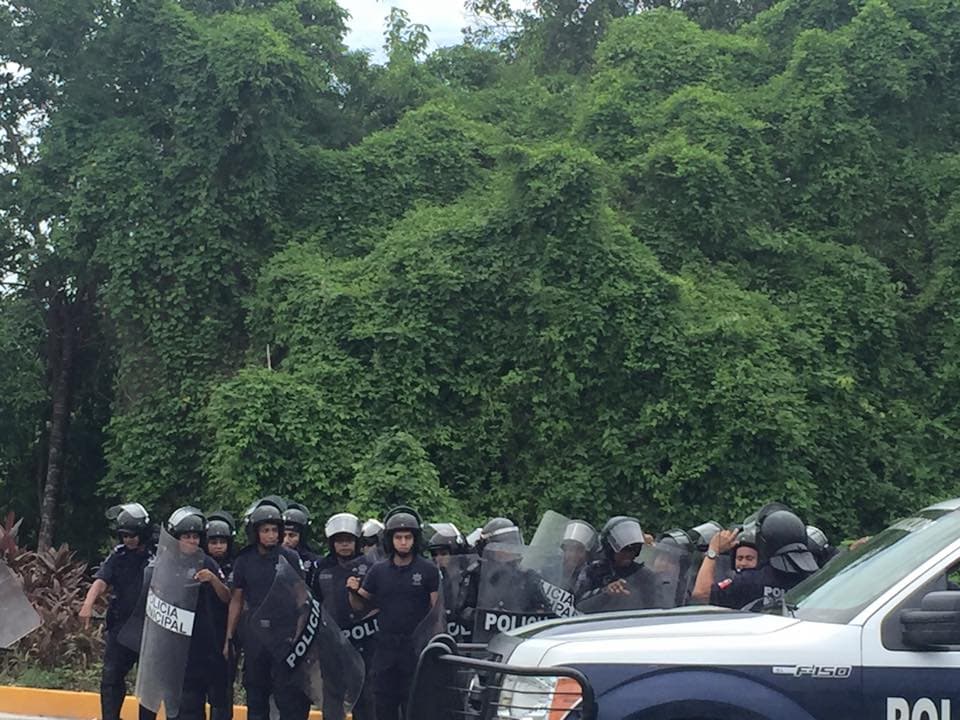 Diputados arman "búnker" para dotar por 15 años de guardaespaldas a Roberto Borge