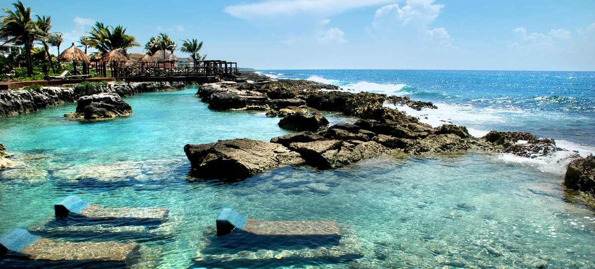 Se reúnen fundadores para elevar Puerto Aventuras a alcaldía