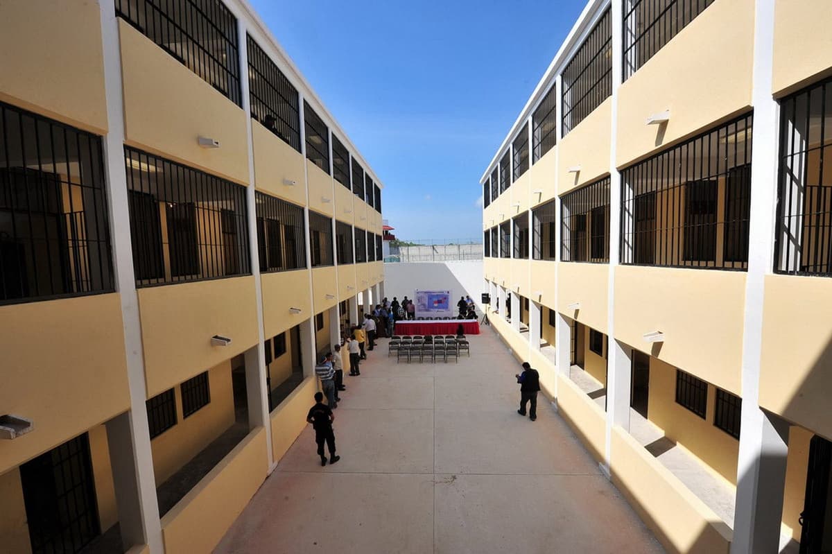 Investiga Derechos Humanos tortura en cárcel de Playa del Carmen