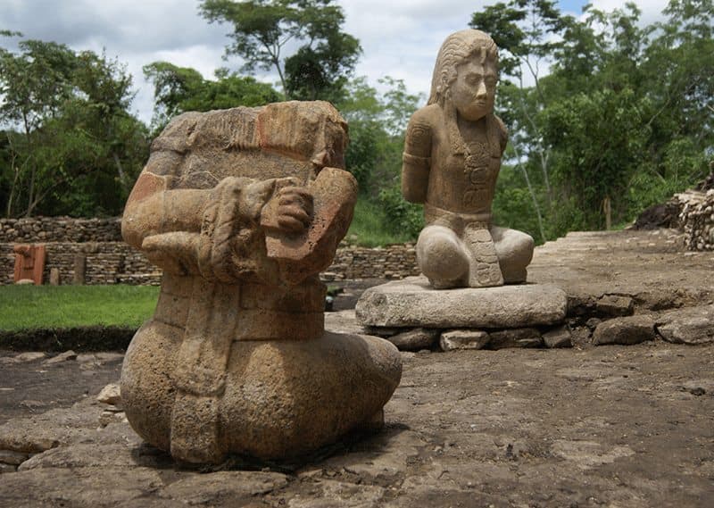 ESCULTURAS DE CAUTIVOS FUERON HECHAS DURANTE CRISIS DE LAS GRANDES URBES MAYAS