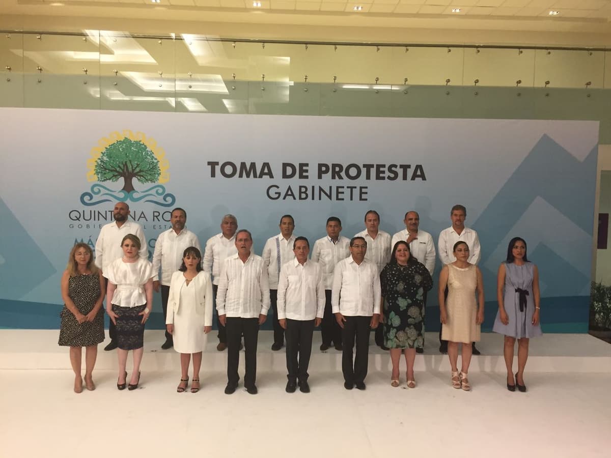 Habemus Gabinete: Presenta Carlos Joaquín a su equipo de trabajo