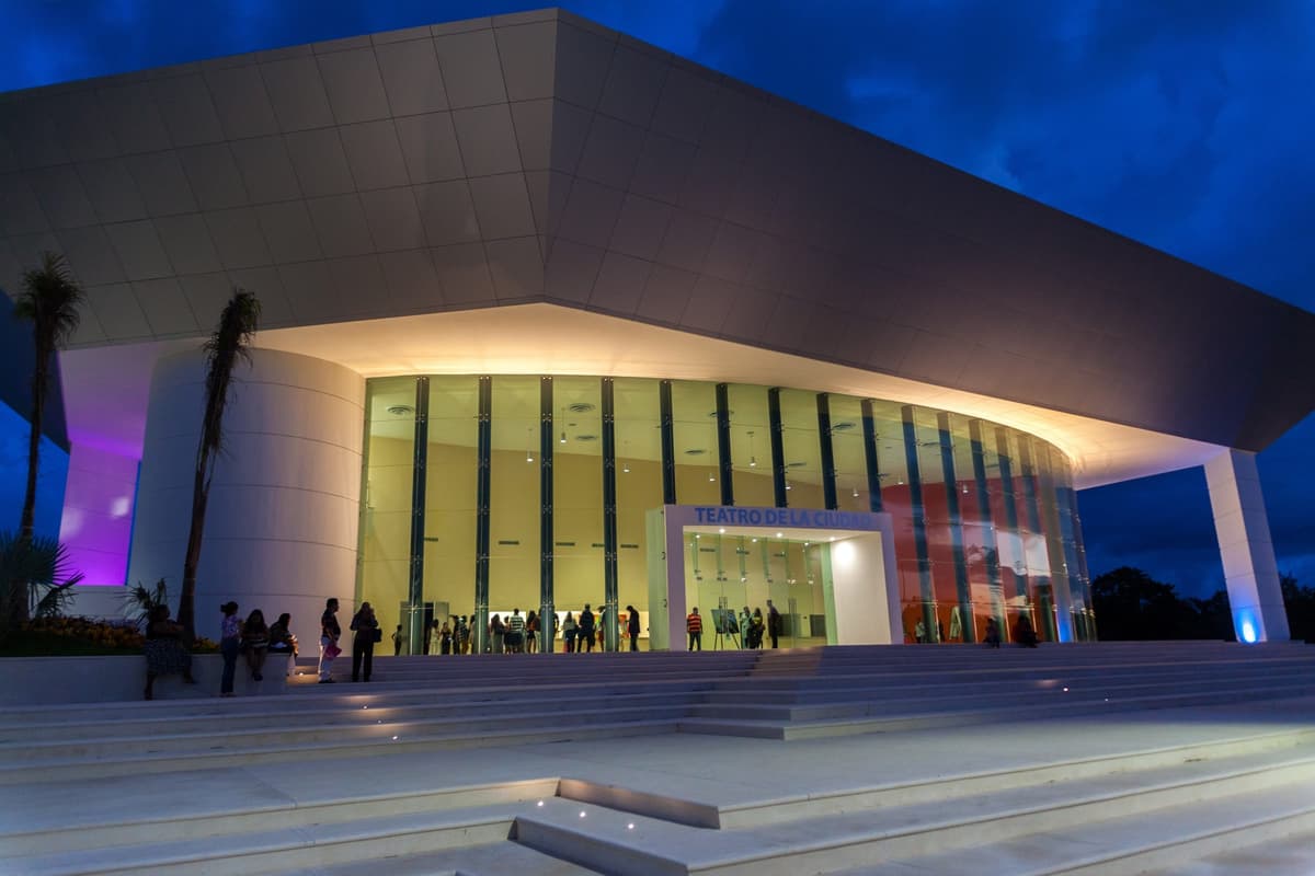 Teatro de la Ciudad sede del último informe de gobierno