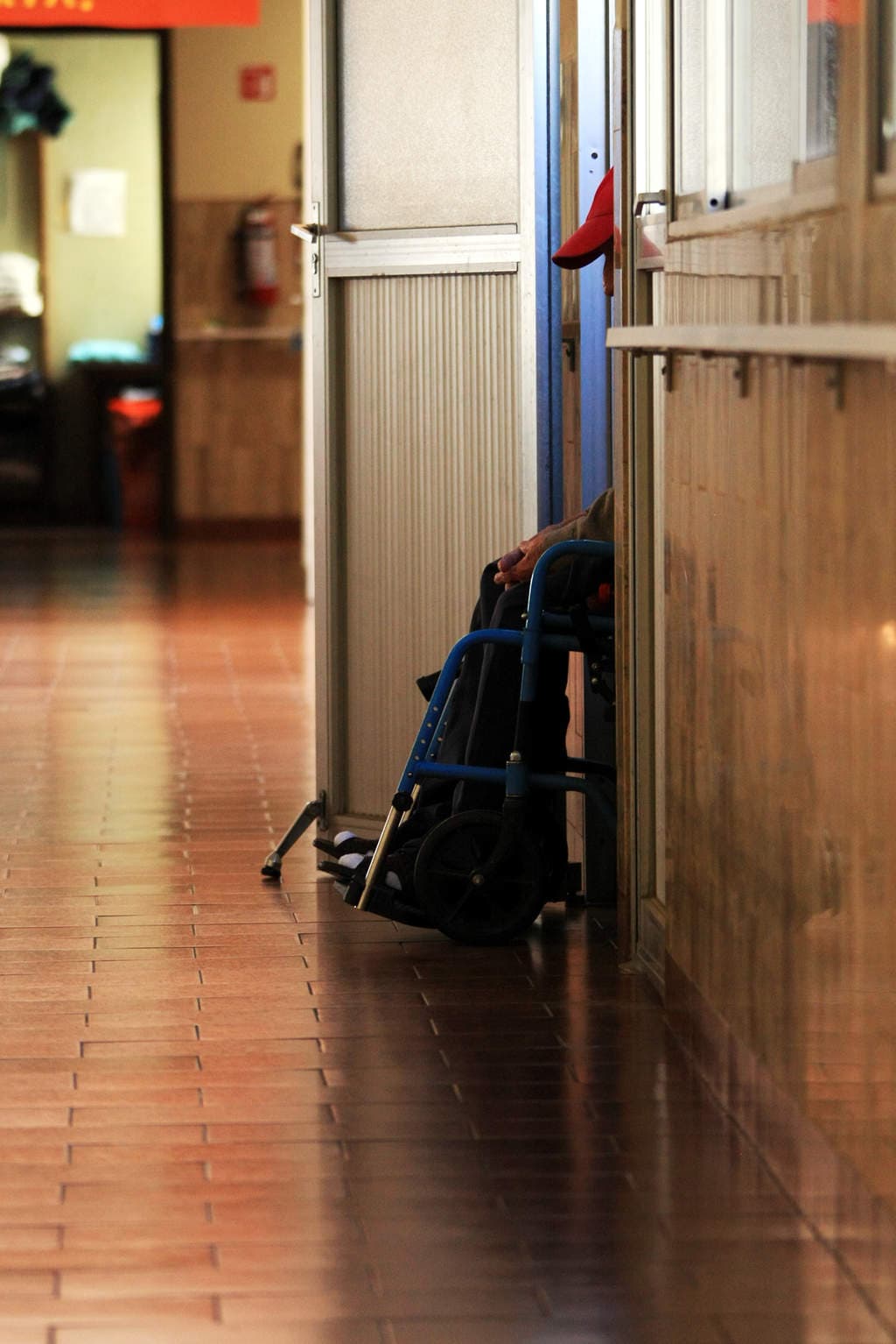 Van por castigo a quien abandone a adultos mayores