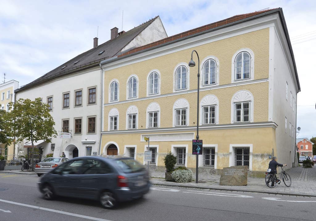 Austria derribará la casa natal de Adolf Hitler