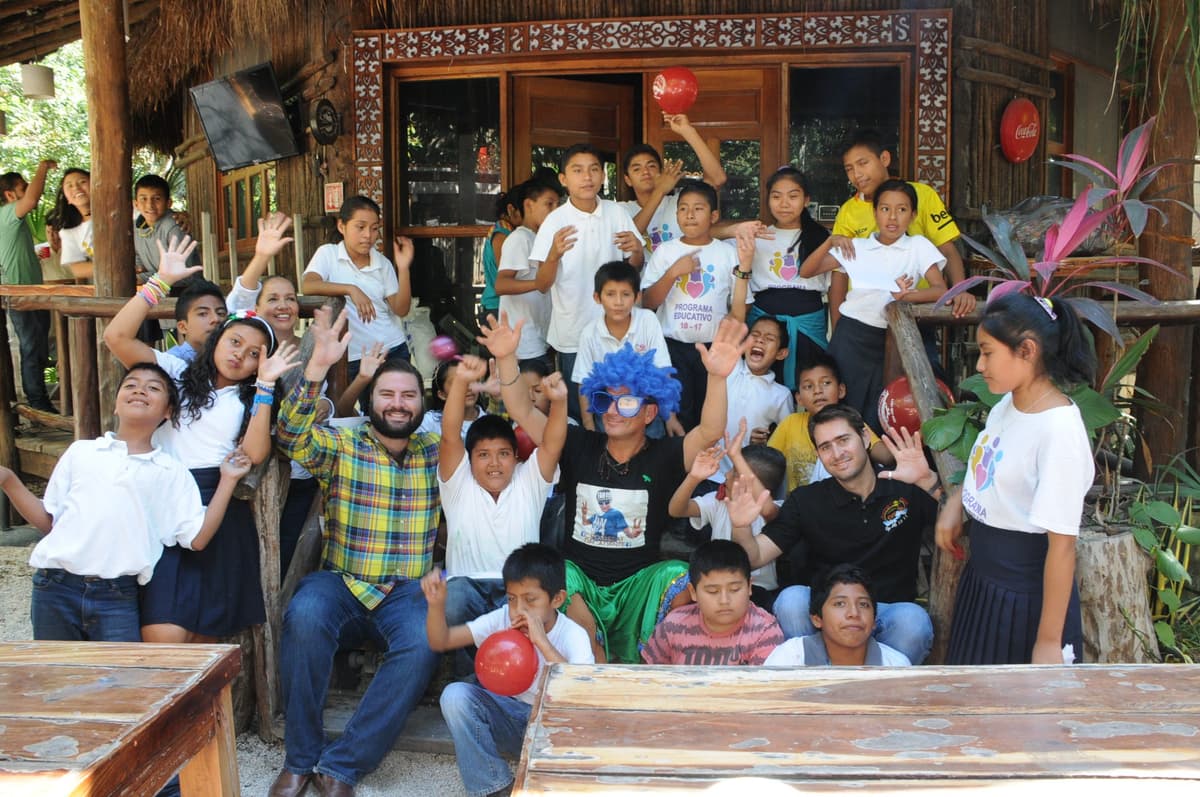 FESTEJAN A NIÑOS, EL DÍA DEL AMOR Y LA AMISTAD