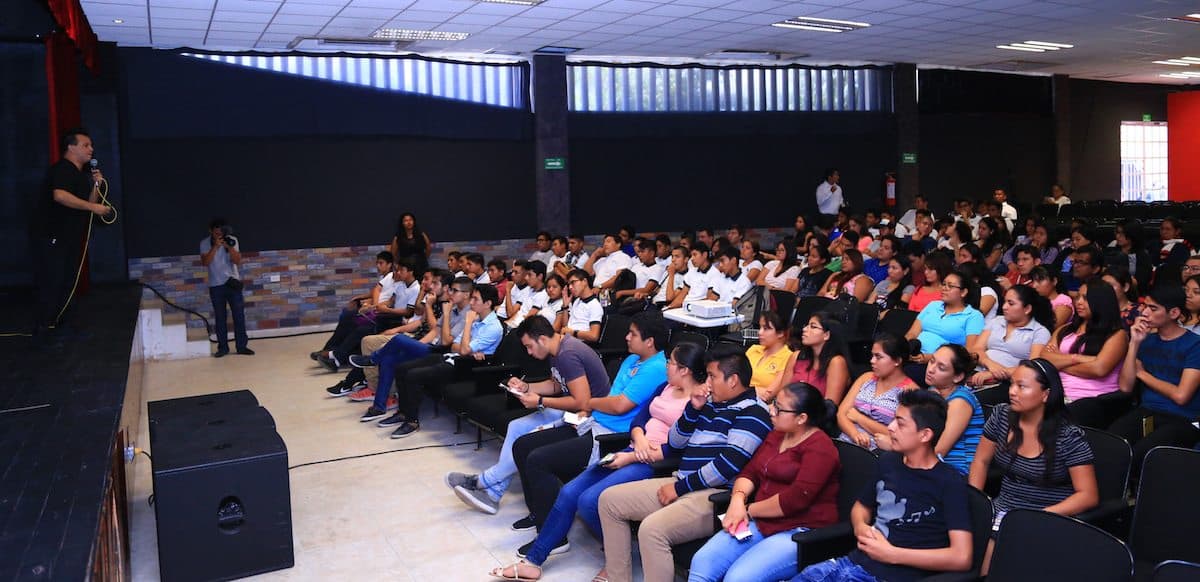 Brinda Gobierno de Solidaridad herramientas de emprendimiento a jóvenes estudiantes