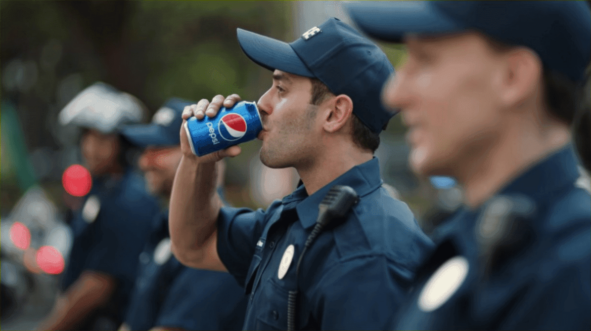 Pepsi “mete la pata” en un comercial con enfoque superficial hacia el racismo